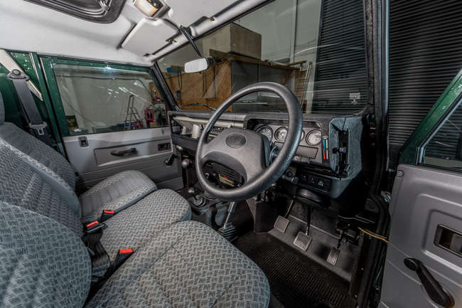1999 Land Rover Defender 90 Td5 - fully restored/magazine fe-Auction Lot