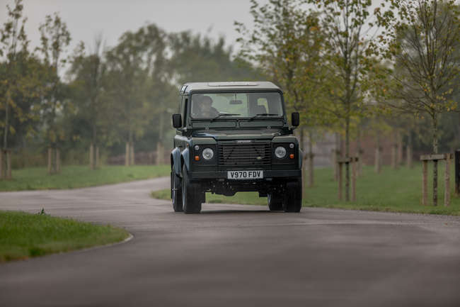 1999 Land Rover Defender 90 Td5 - fully restored/magazine fe-Auction Lot