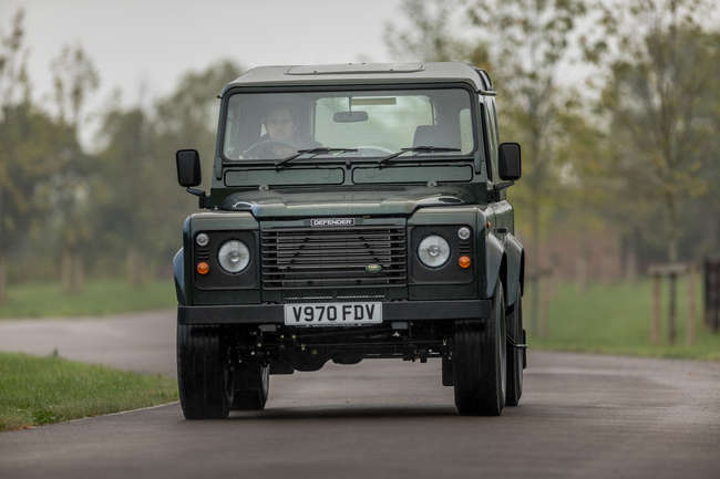 1999 Land Rover Defender 90 Td5 - fully restored/magazine fe-Auction Lot