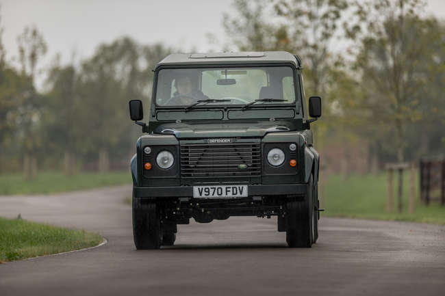 1999 Land Rover Defender 90 Td5 - fully restored/magazine fe-Auction Lot