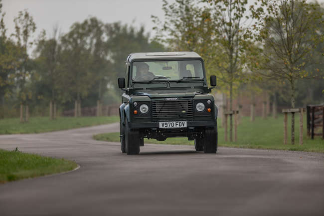 1999 Land Rover Defender 90 Td5 - fully restored/magazine fe-Auction Lot