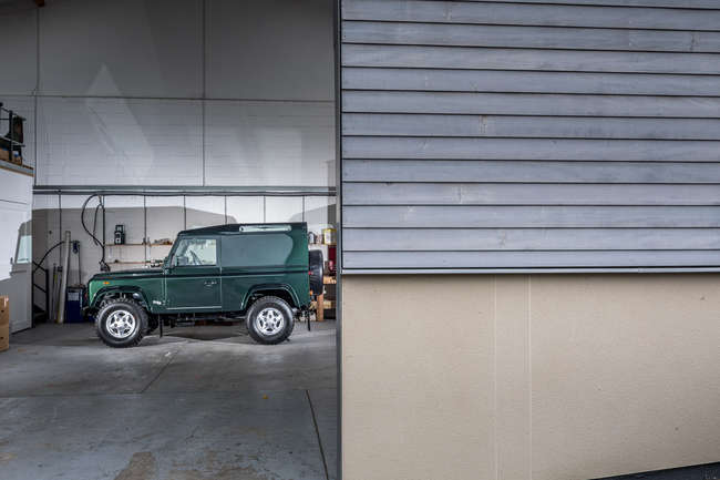 1999 Land Rover Defender 90 Td5 - fully restored/magazine fe-Auction Lot
