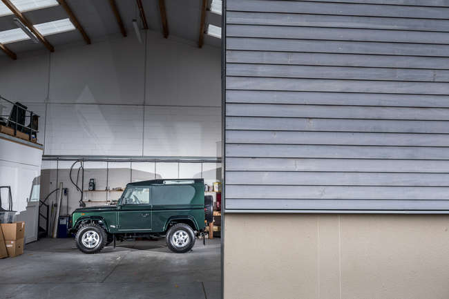 1999 Land Rover Defender 90 Td5 - fully restored/magazine fe-Auction Lot