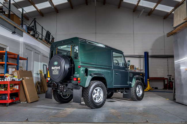 1999 Land Rover Defender 90 Td5 - fully restored/magazine fe-Auction Lot