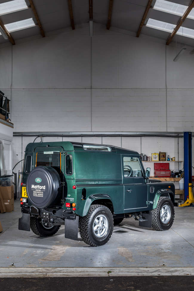 1999 Land Rover Defender 90 Td5 - fully restored/magazine fe-Auction Lot