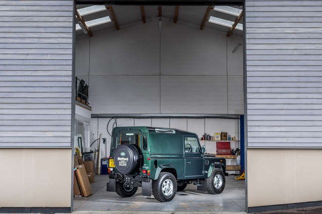 1999 Land Rover Defender 90 Td5 - fully restored/magazine fe-Auction Lot