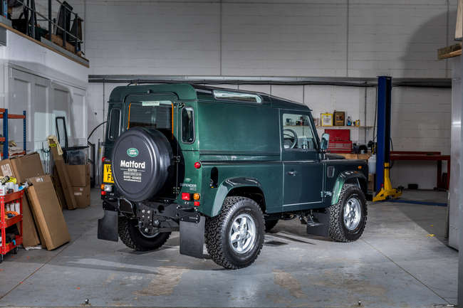 1999 Land Rover Defender 90 Td5 - fully restored/magazine fe-Auction Lot