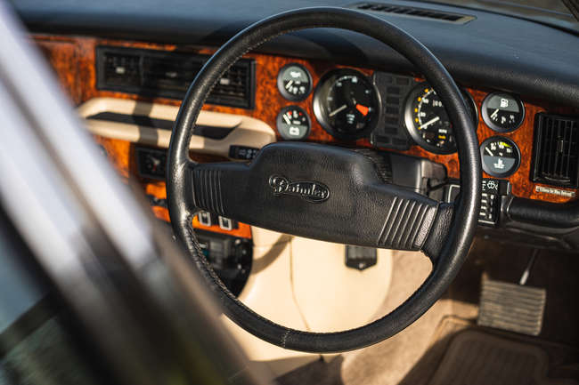 1983 Daimler Sovereign 4.2-Litre Vanden Plas - 7,700 miles-Auction Lot