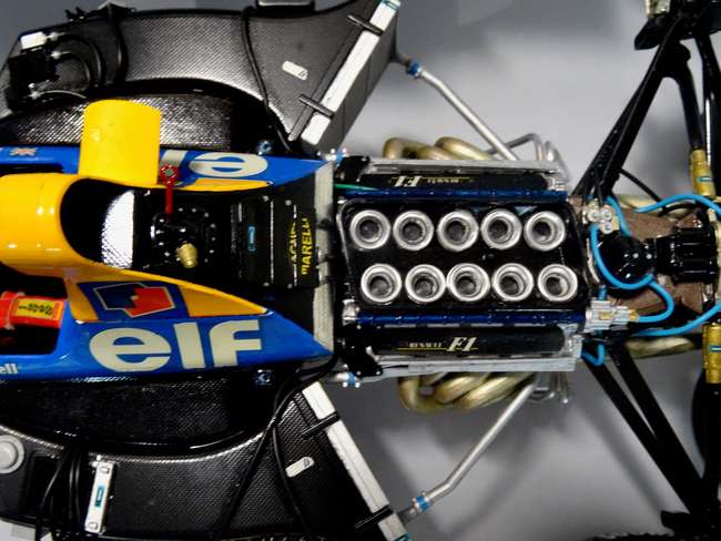 1/12 Scale Exploded Models of the 1992 Williams FW14B RED 5 driven by Nigel Mansell