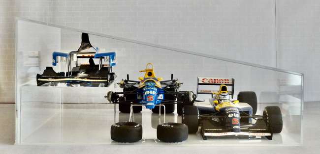 1/12 Scale Exploded Models of the 1992 Williams FW14B RED 5 driven by Nigel Mansell