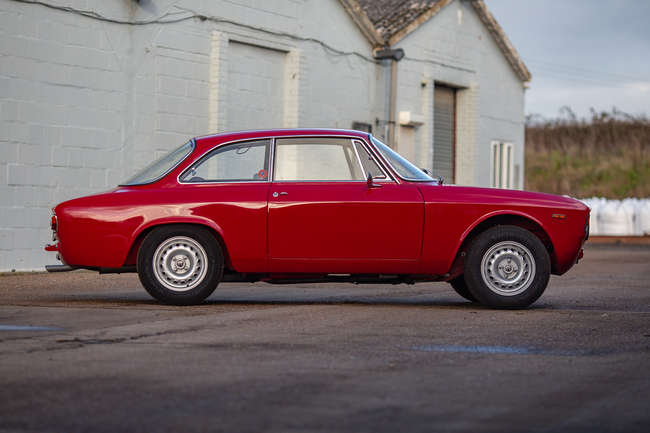 1965 Alfa Romeo Giulia Sprint GT-Sold