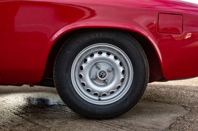 1965 Alfa Romeo Giulia Sprint GT-Sold