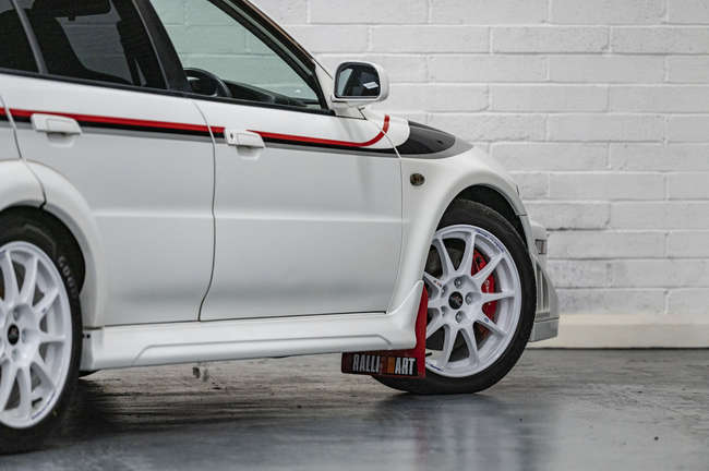 2000 Mitsibushi Lancer Evolution VI Tommi Makinen-Auction Lot