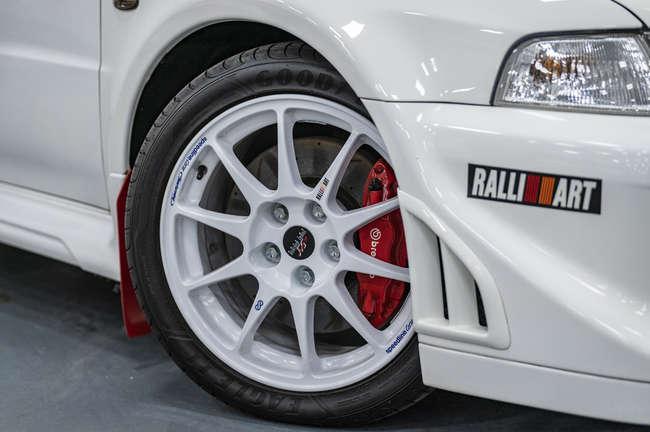 2000 Mitsibushi Lancer Evolution VI Tommi Makinen-Auction Lot