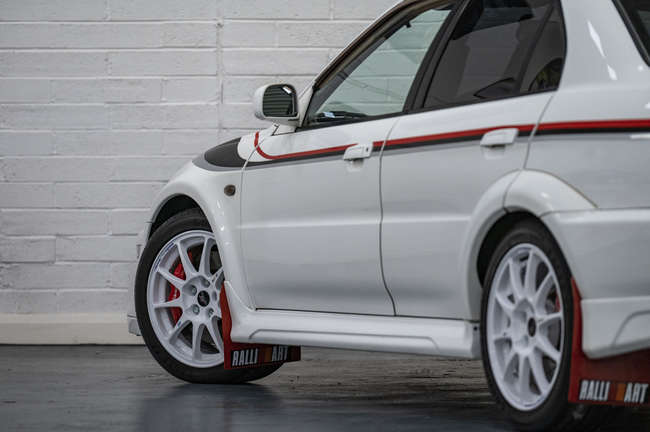 2000 Mitsibushi Lancer Evolution VI Tommi Makinen-Auction Lot