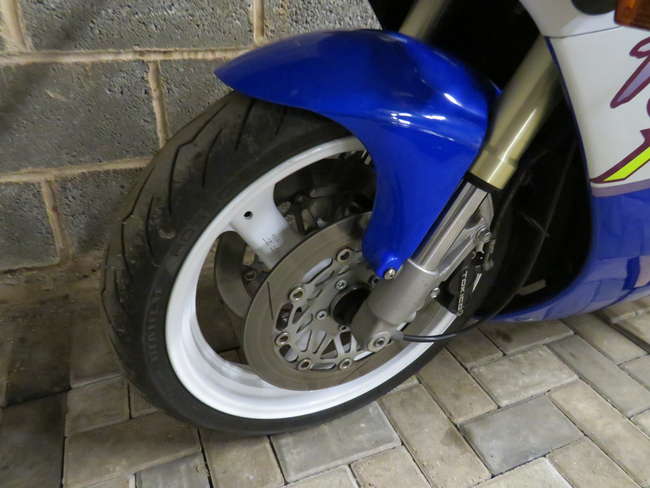 1995 Suzuki RGV250R 249cc-Sold