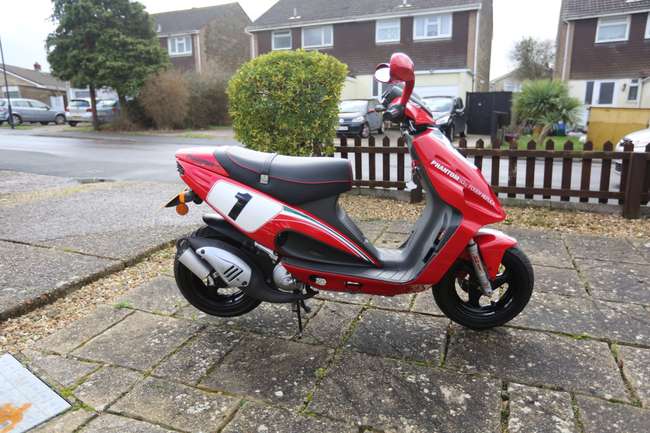 2000 Malaguti Phantom F-12 LC Signed Carl Fogarty Replica 49-Sold