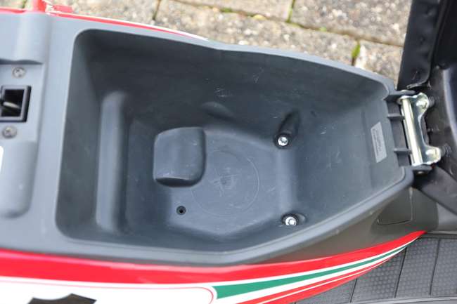 2000 Malaguti Phantom F-12 LC Signed Carl Fogarty Replica 49-Sold