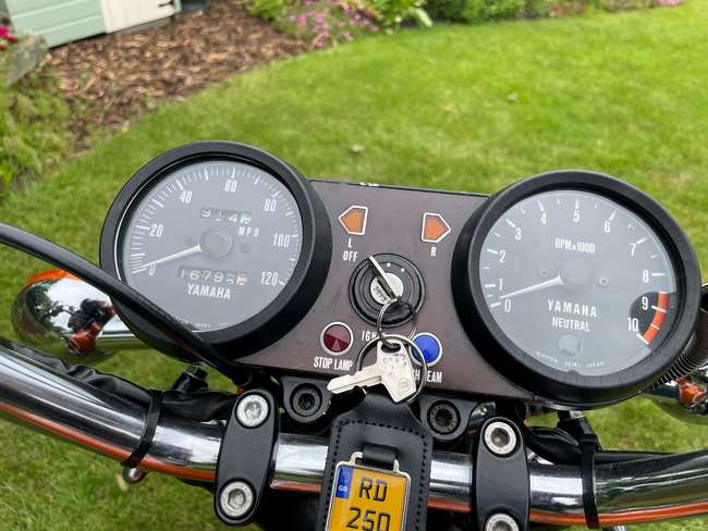1976 Yamaha RD250B 247cc-Sold