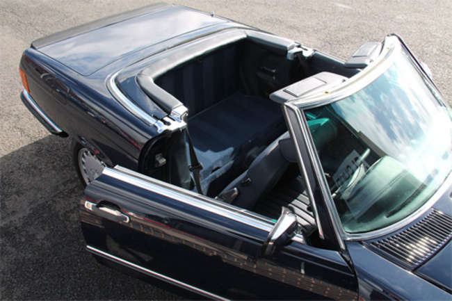 1987 Mercedes-Benz 300 SL (R107)-Auction Lot