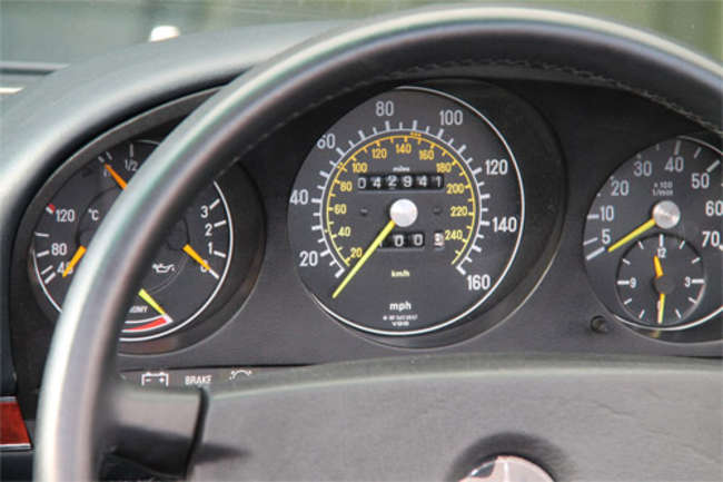 1987 Mercedes-Benz 300 SL (R107)-Auction Lot
