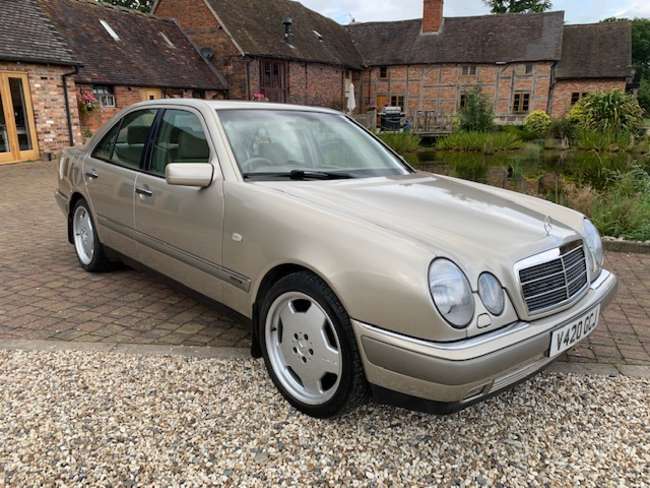 2000 Mercedes-Benz E300 Elegance TD Auto-Sold