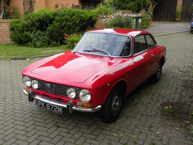 1974 Alfa Romeo 2000 GT Veloce-Sold