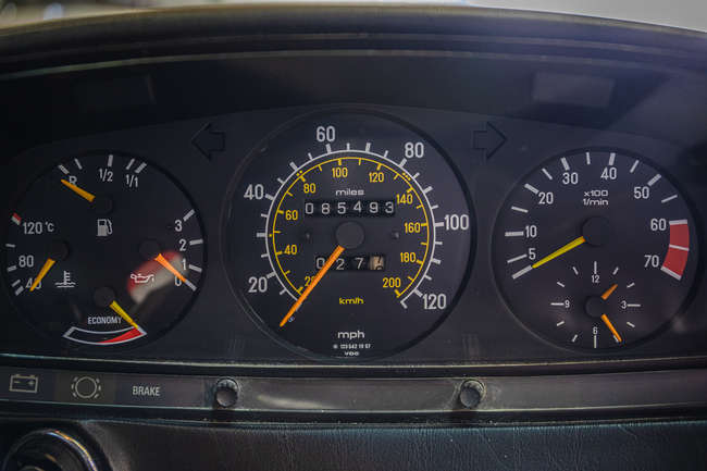 1984 Mercedes-Benz (W123) 200 Saloon
