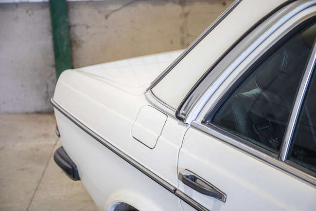 1984 Mercedes-Benz (W123) 200 Saloon