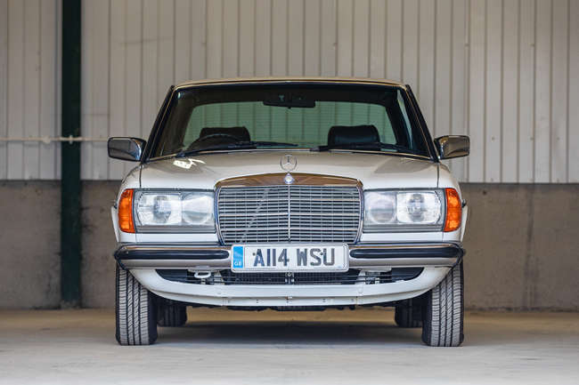 1984 Mercedes-Benz (W123) 200 Saloon