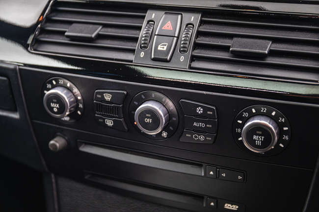 2005 BMW M5 V10 (E60)
