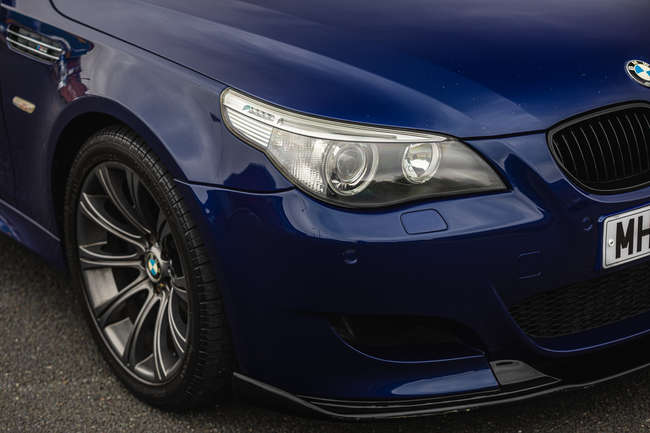 2005 BMW M5 V10 (E60)
