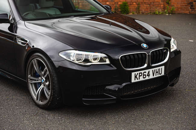 2014 BMW M5 (F10) 4.4-litre V8