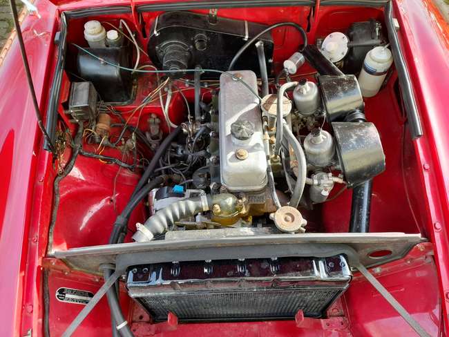 1967 MG B GT