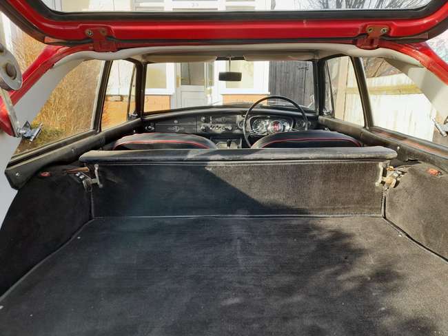 1967 MG B GT