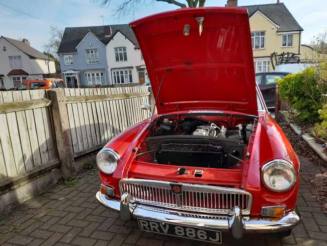 1967 MG B GT
