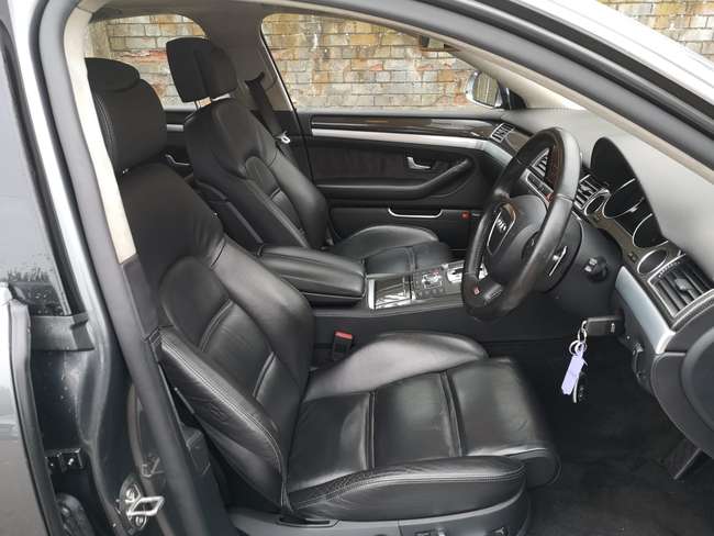 2008 Audi S8 V10 