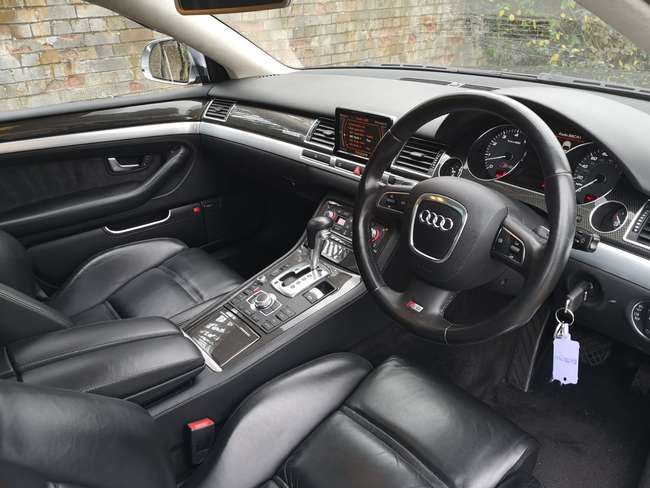 2008 Audi S8 V10 