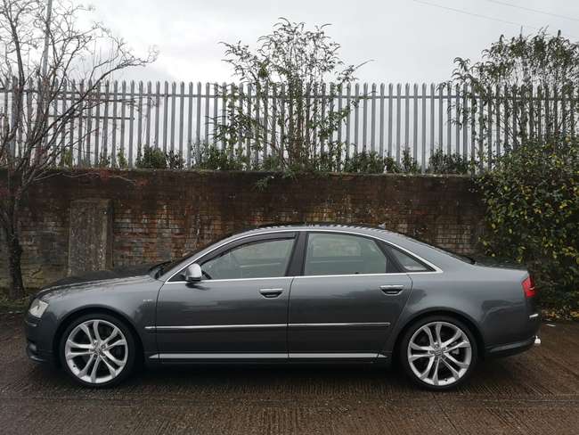 2008 Audi S8 V10 