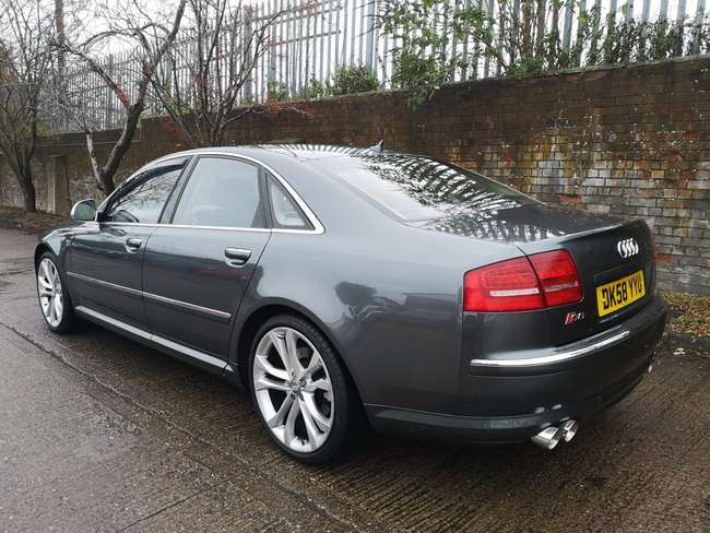 2008 Audi S8 V10 