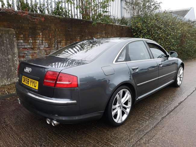 2008 Audi S8 V10 