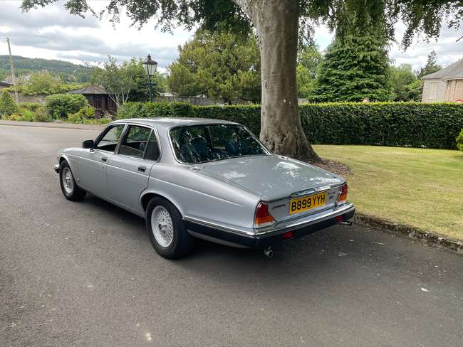 1985 Jaguar Sovereign HE 5.3-Litre V12 Auto 