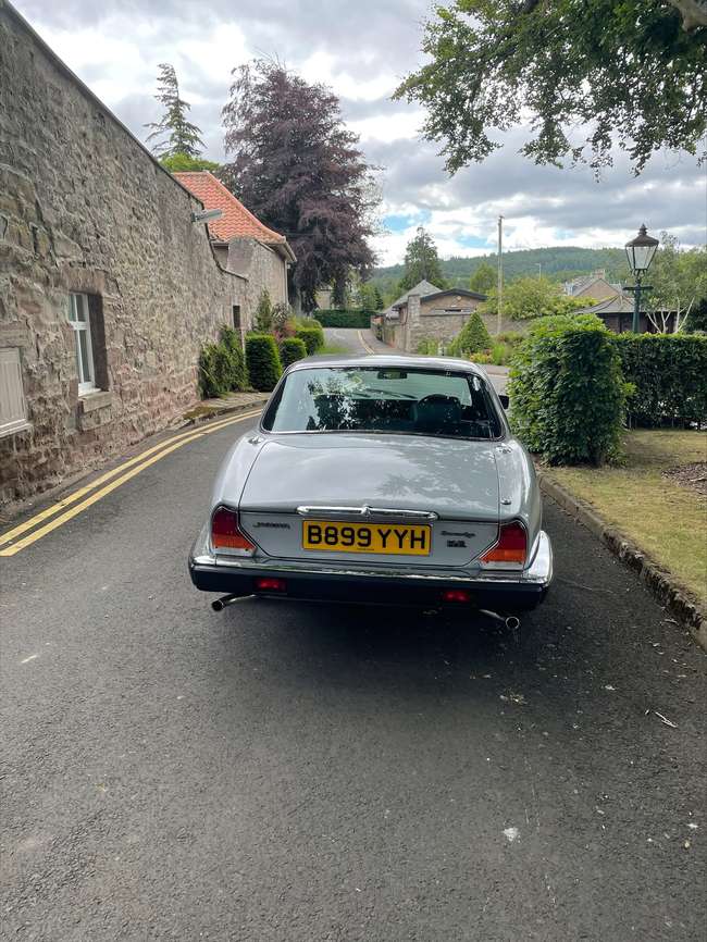 1985 Jaguar Sovereign HE 5.3-Litre V12 Auto 