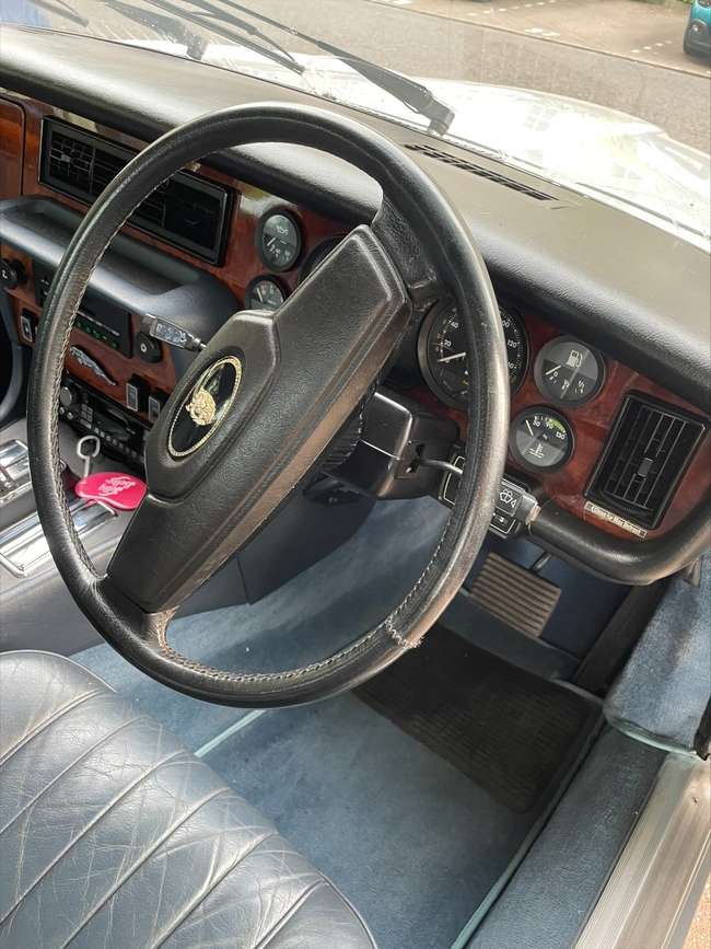 1985 Jaguar Sovereign HE 5.3-Litre V12 Auto 
