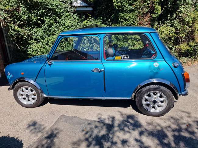 1995 Rover Mini Sidewalk