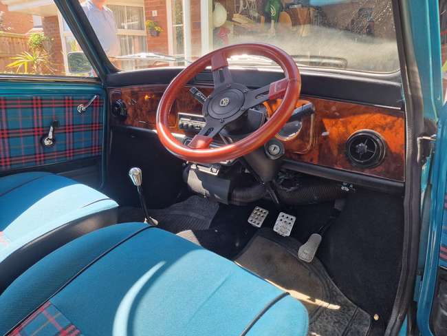 1995 Rover Mini Sidewalk