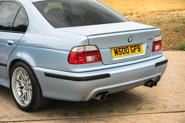 2001 BMW M5 (E39)