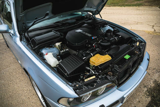 2001 BMW M5 (E39)