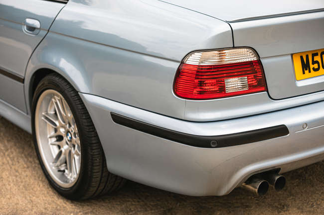 2001 BMW M5 (E39)