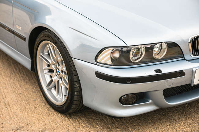 2001 BMW M5 (E39)